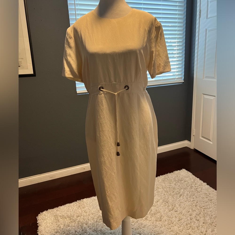 Liz Claiborne linen cream dress in EUC. Fully lined with drawstring waist.